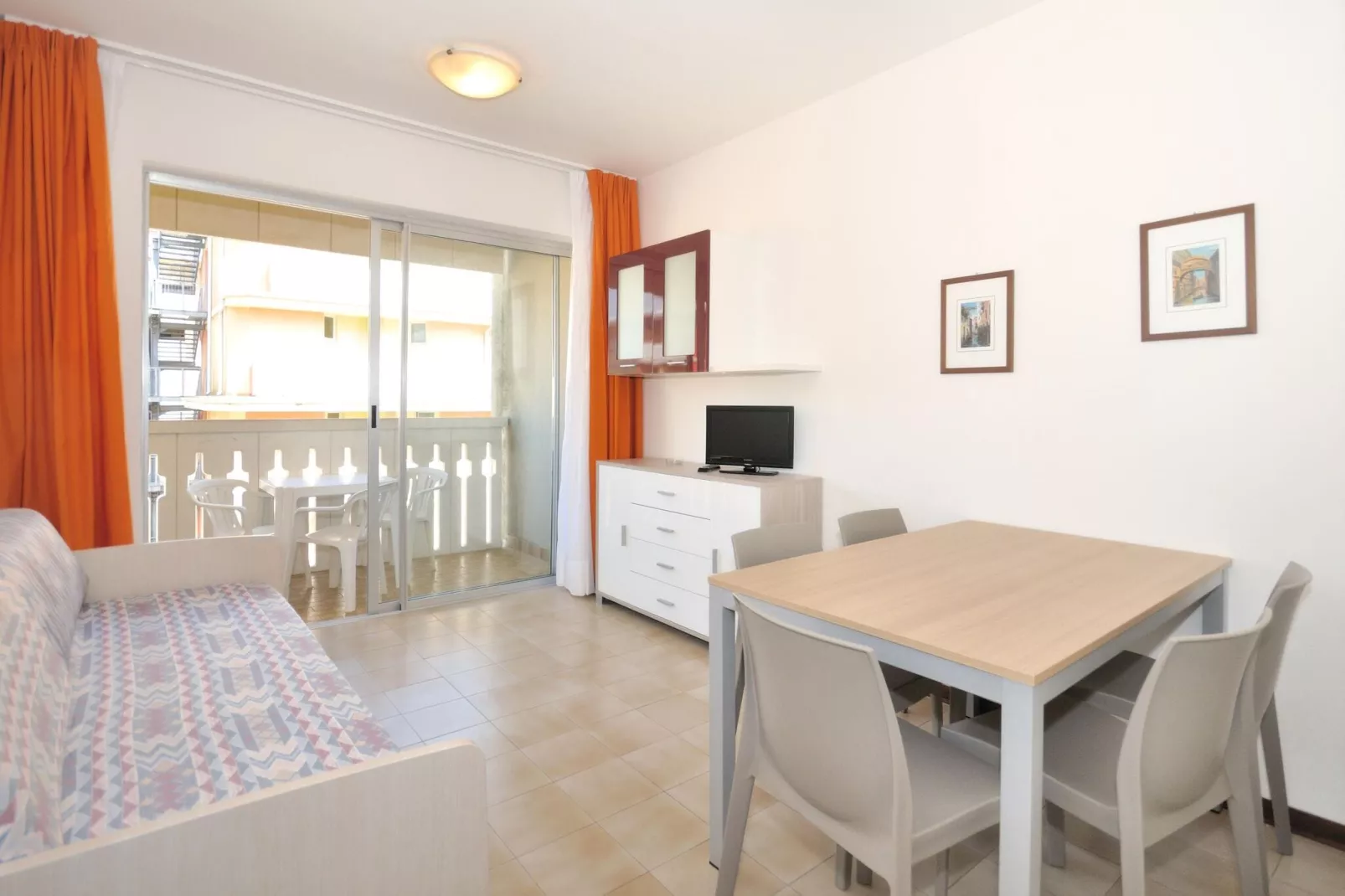 Condominio Skorpios Bibione / C 42-Woonkamer