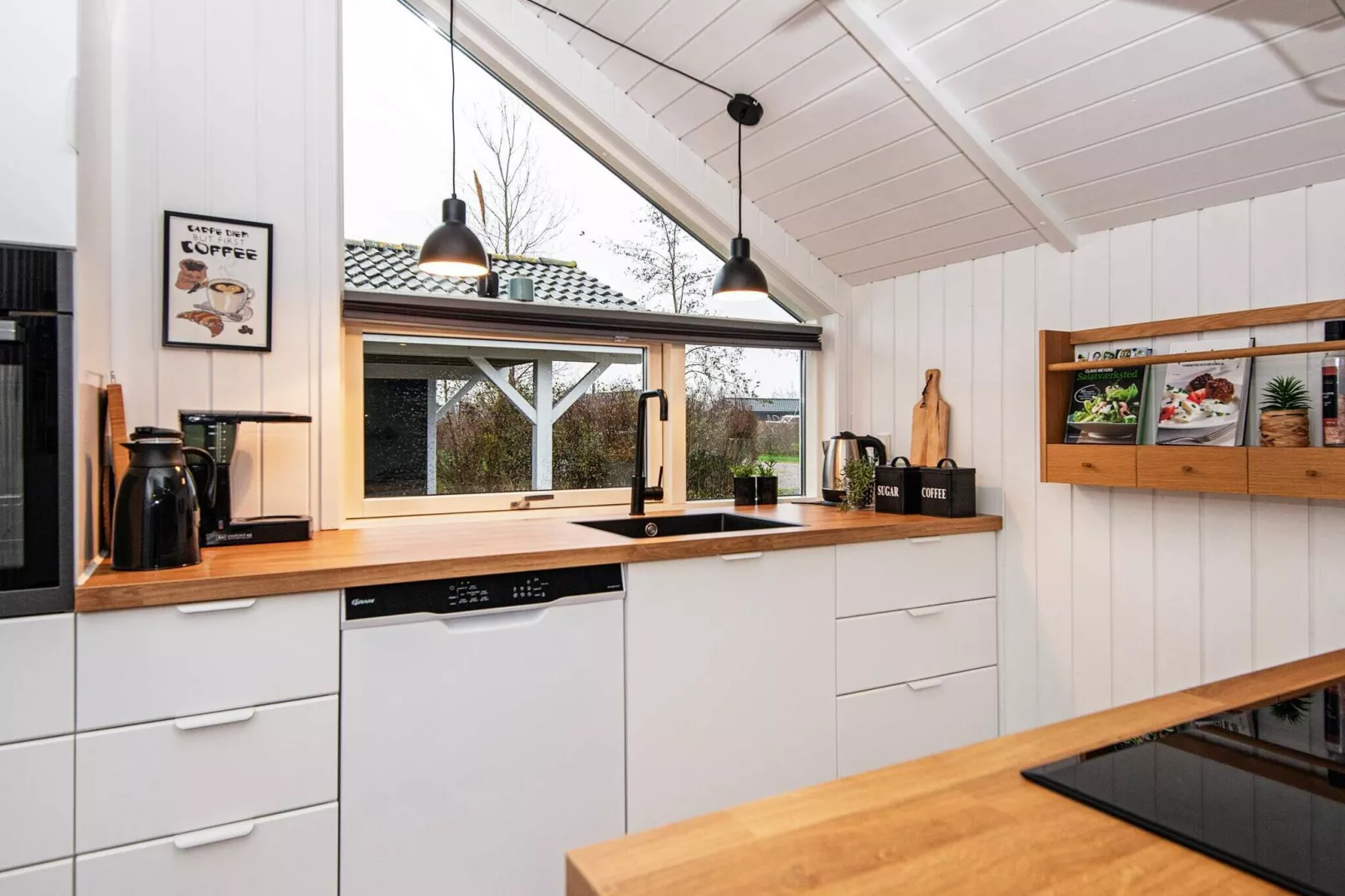Ruim plattelandshuis in Hemmet met overdekt terras-Binnen