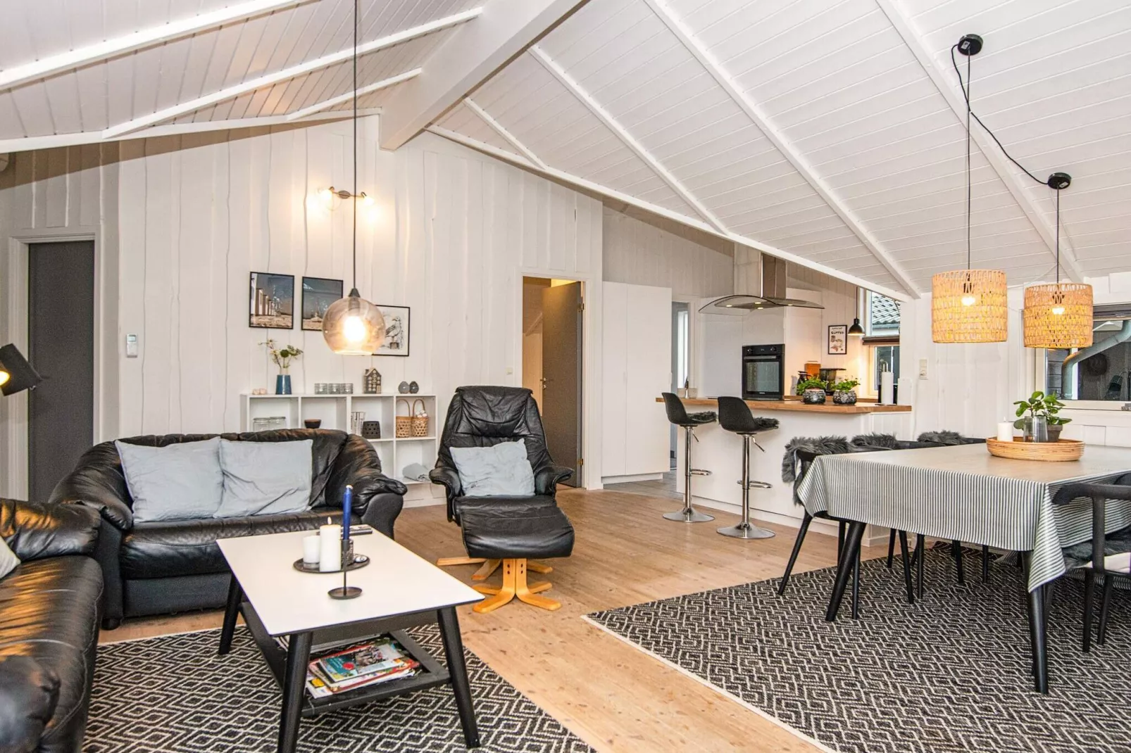 Ruim plattelandshuis in Hemmet met overdekt terras-Binnen