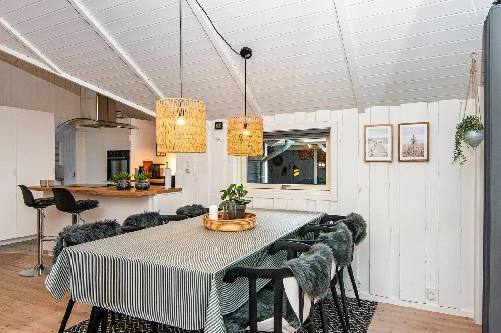 Ruim plattelandshuis in Hemmet met overdekt terras-Binnen