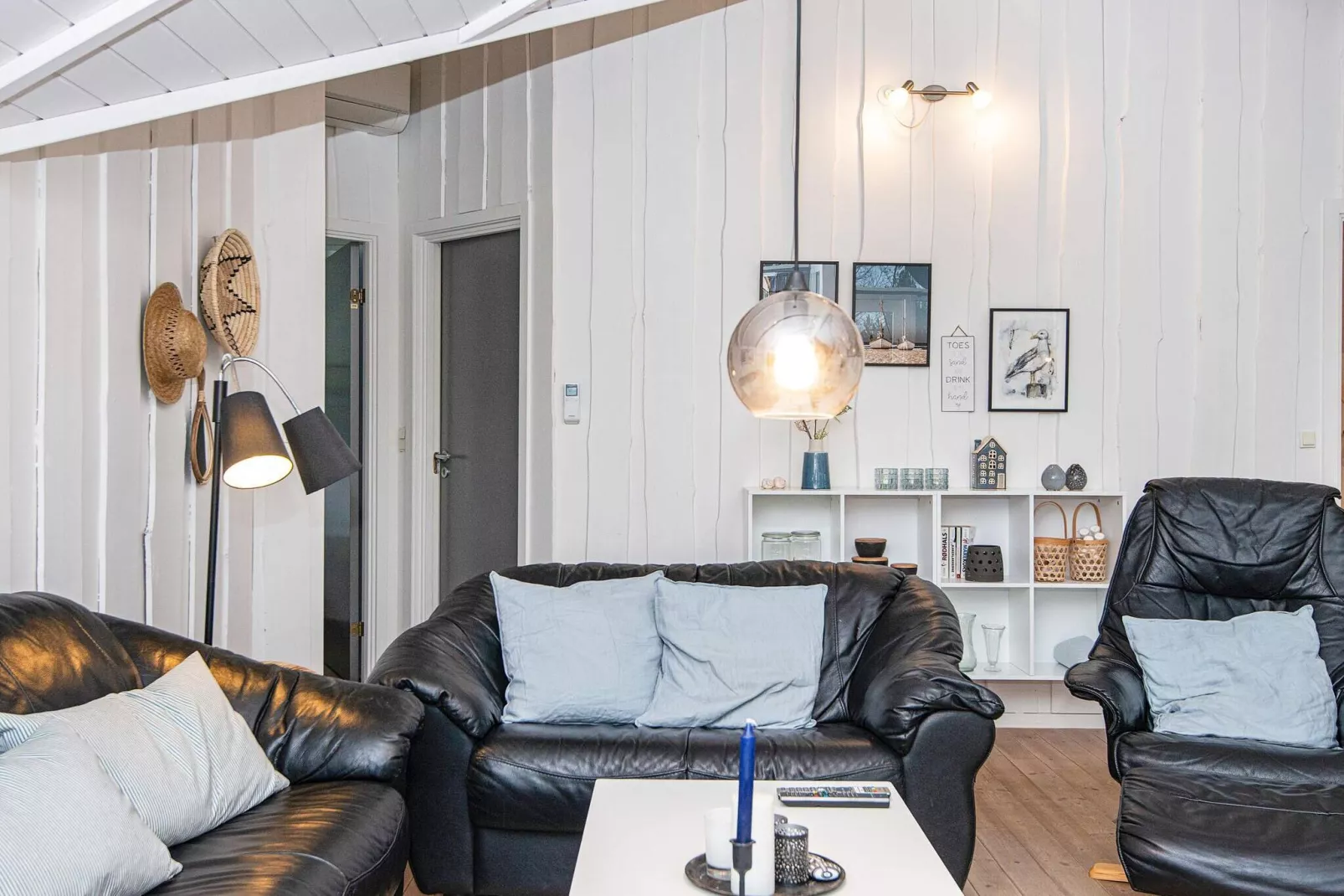 Ruim plattelandshuis in Hemmet met overdekt terras-Binnen