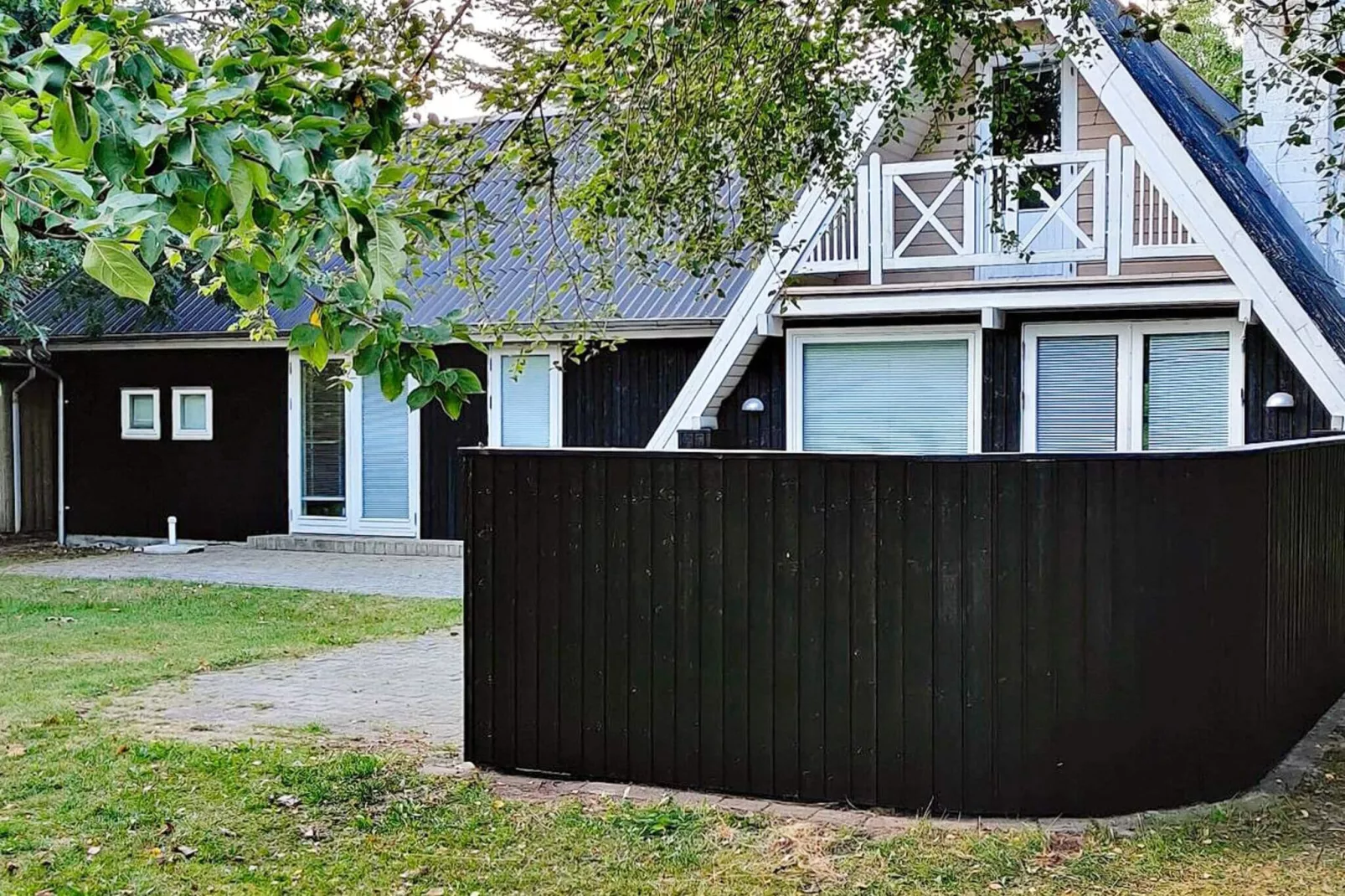 Speciaal vakantiehuis in Glesborg met een terras-Buitenlucht
