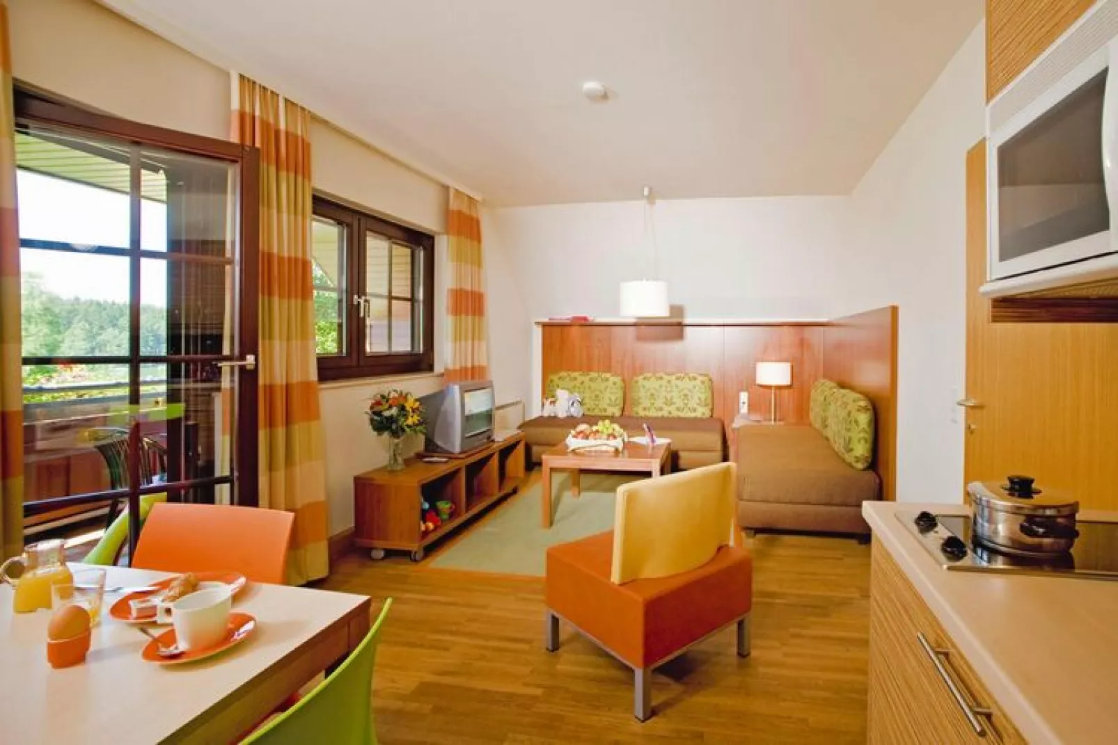 Sonnenresort Maltschacher See Feldkirchen-Zirbe 29 qm-Woonkamer
