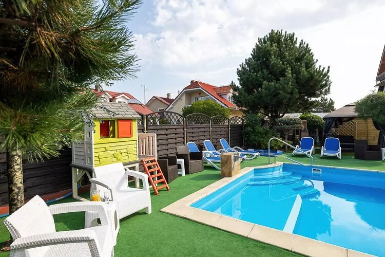 Apartament wakacyjny Rewal-Zwembad