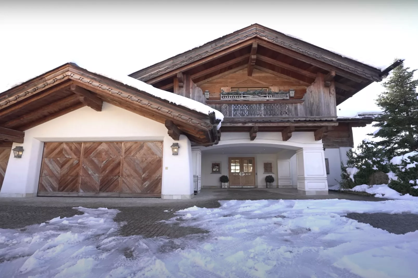 Luxury-Chalet in St Johann in Tirol-Exterieur winter