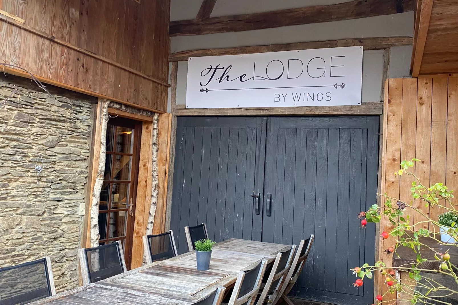 The Lodge by Wings-Terrasbalkon