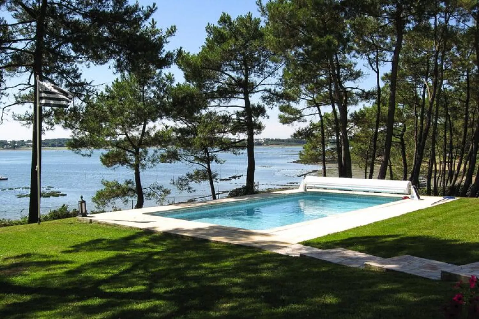 poolofhouse