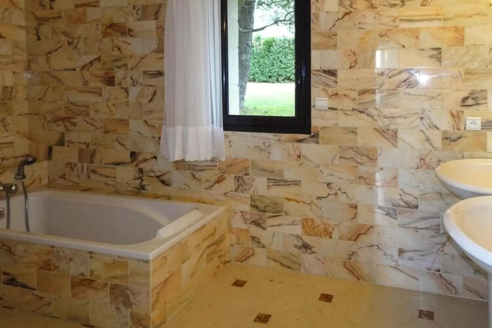 Villa Baden-Badkamer