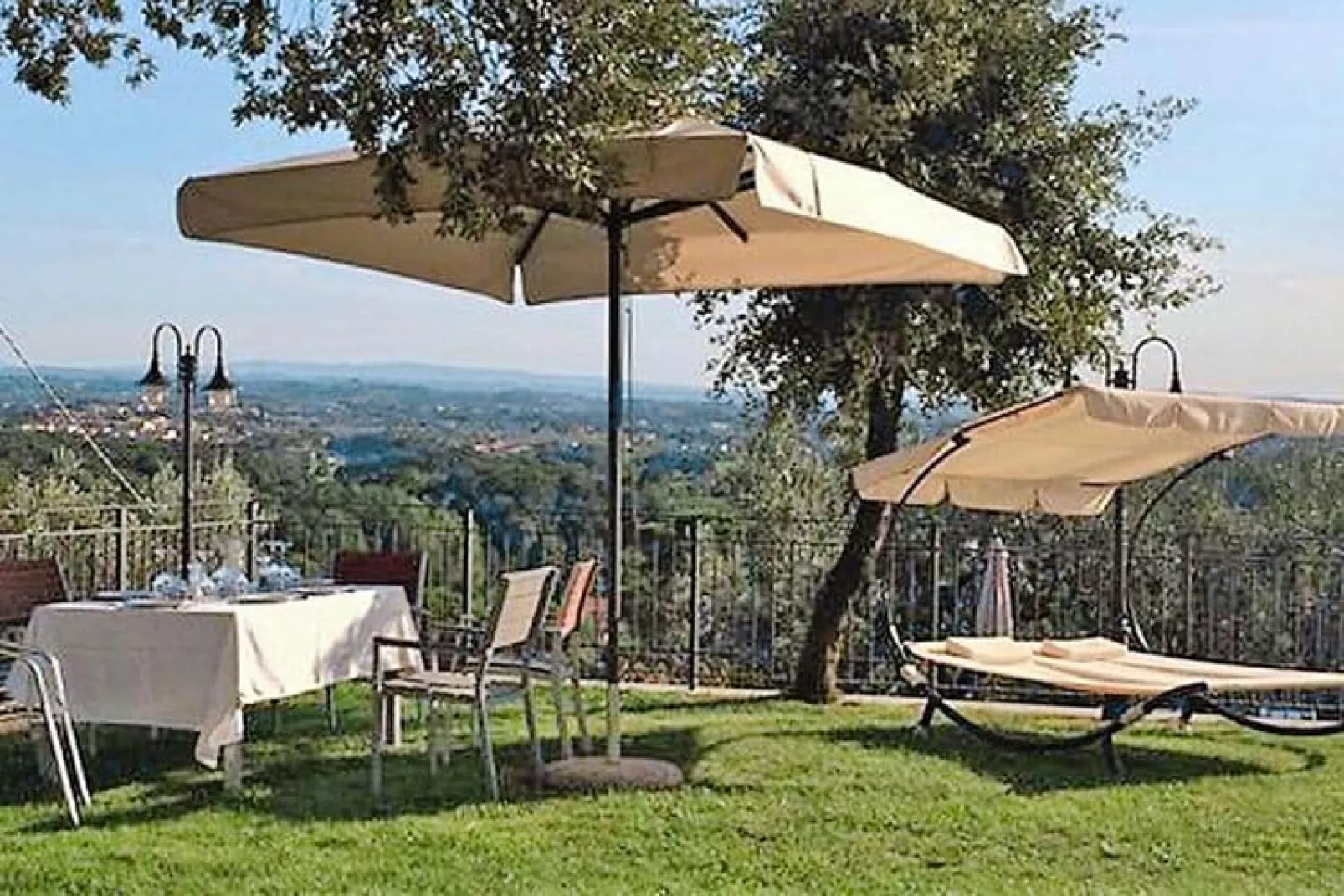 Agri-tourism Giugnano Poggio del Sole Lamporecchio-4-Raum-App Typ AD ca 140 qm-Tuinen zomer