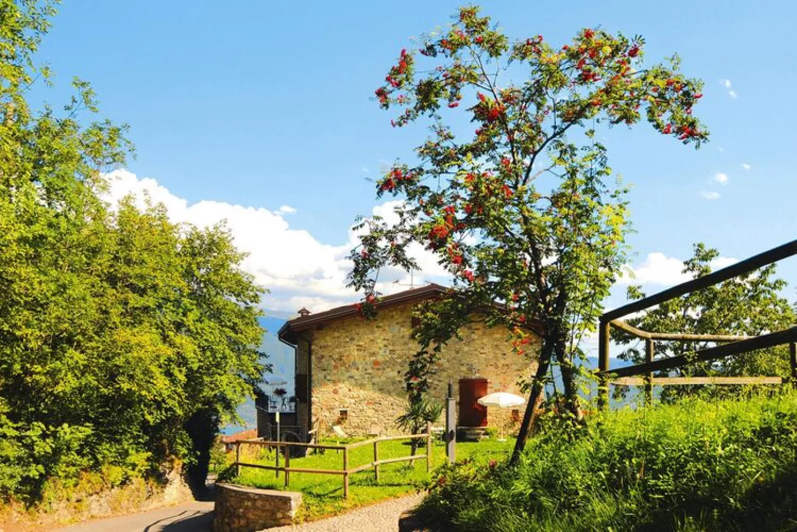 Residence Casale Pegol Tignale bilo-bilo-Uitzicht zomer