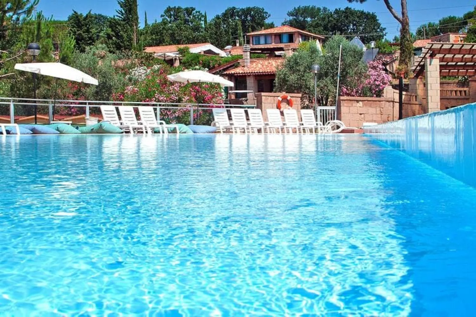 Holiday resort Centro Vacanze il Borgo Guardistallo- 2 letti soggiorno-Zwembad