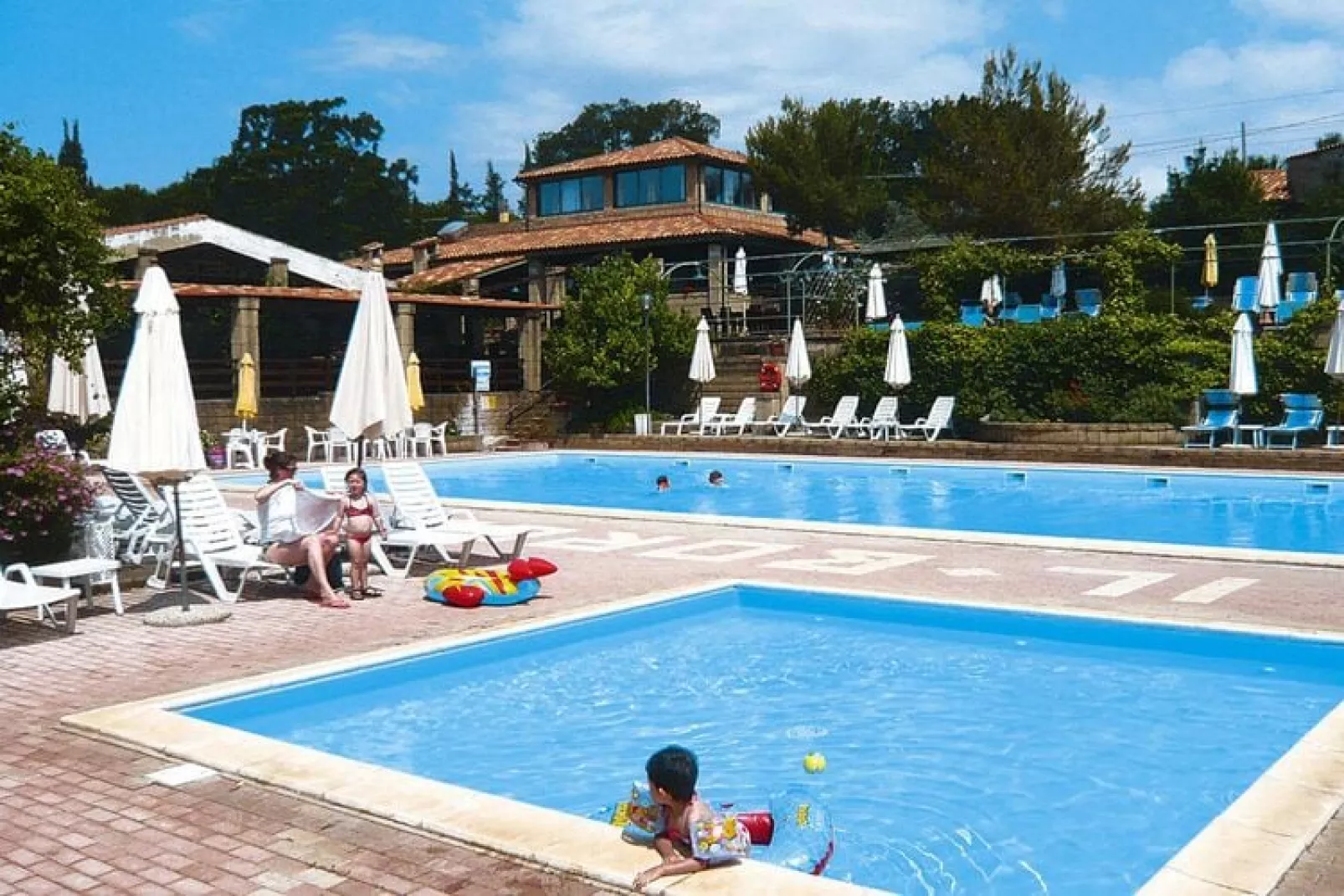 Holiday resort Centro Vacanze il Borgo Guardistallo - 2 letti soggiorno/ teilweise ueber 2 Etagen-Zwembad