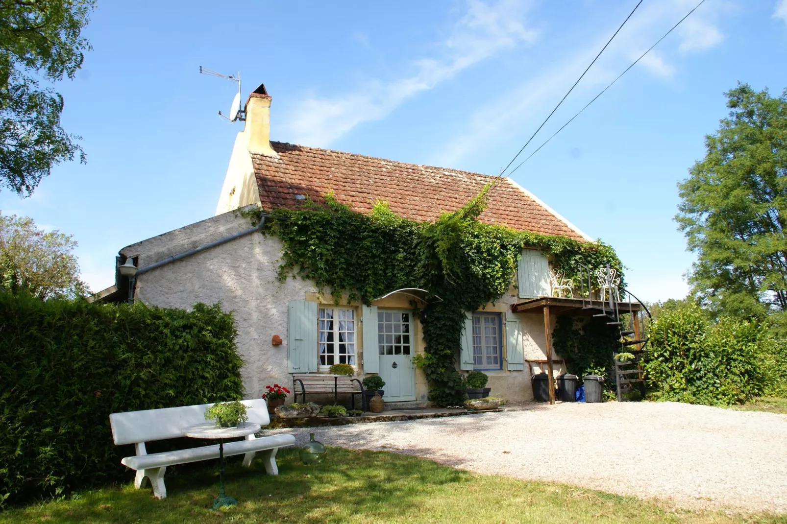 Maison de vacances Vitry Lache-Buitenkant zomer