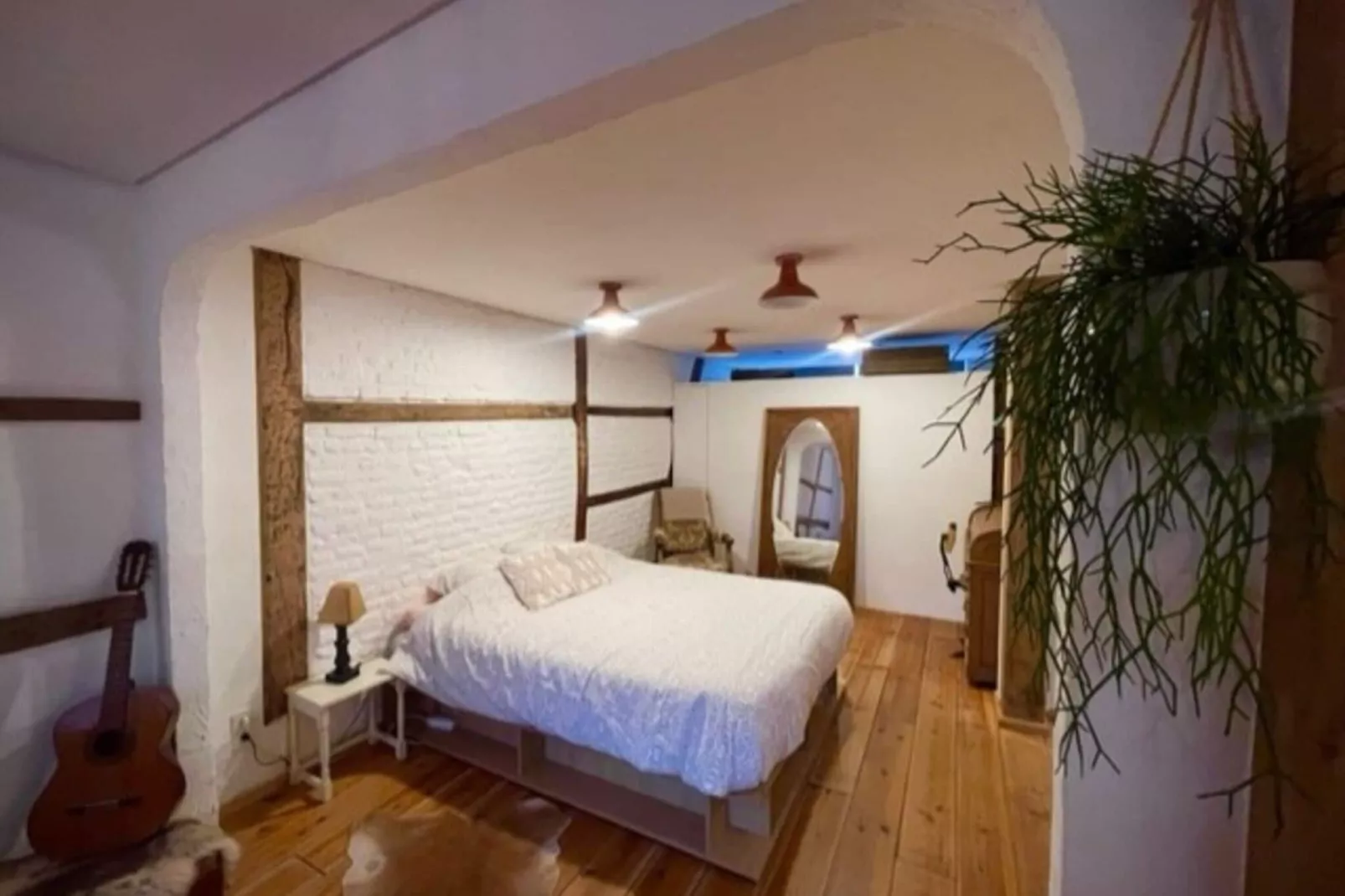 Mooie loft in het historische centrum van Bree met terras-Slaapkamer