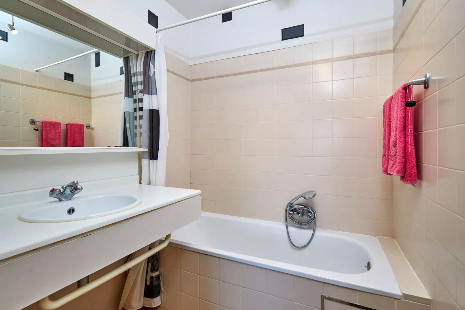 Fallon 7 / 3282474-Badkamer