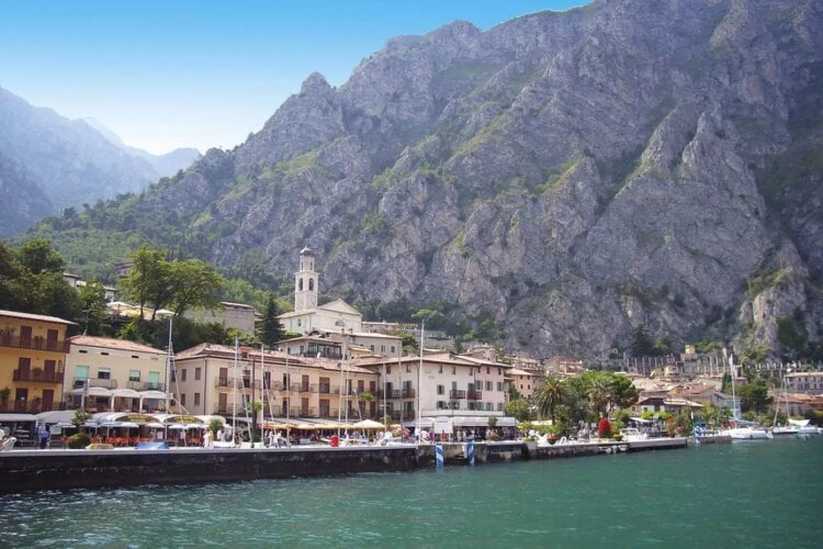 Residence Oasi, Limone sul Garda-bilo-Uitzicht zomer