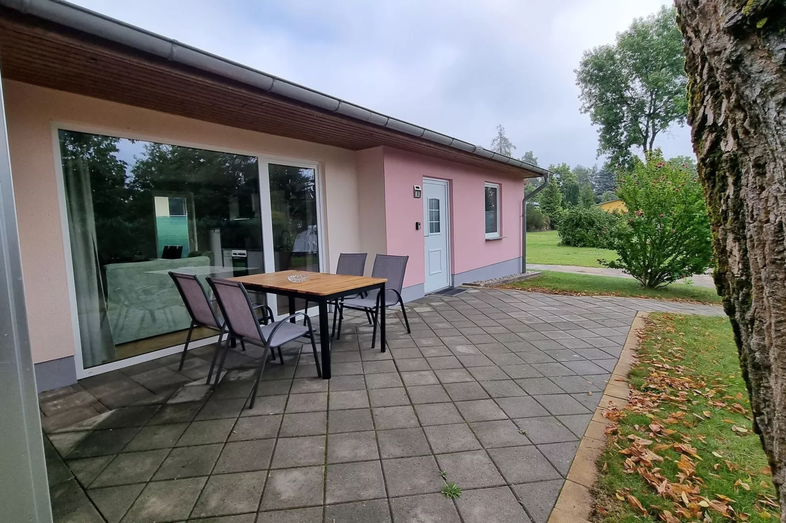 Reihenbungalow Nr 5 Belegung 1-2 Personen-Terrasbalkon