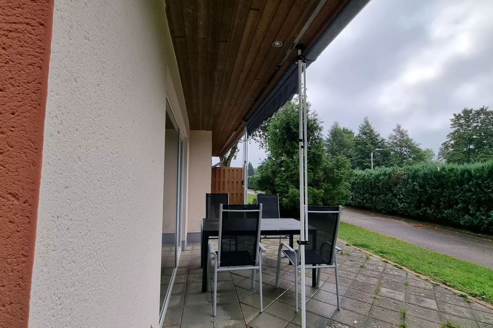 Reihenbungalow Nr 5 Belegung 1-2 Personen-Terrasbalkon