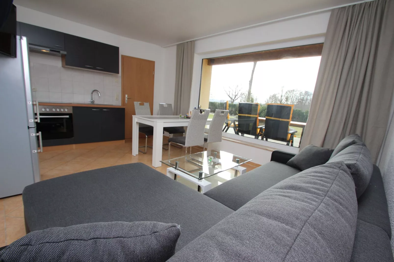 Reihenbungalow Nr 10 / Belegung 1-2 Personen-Woonkamer