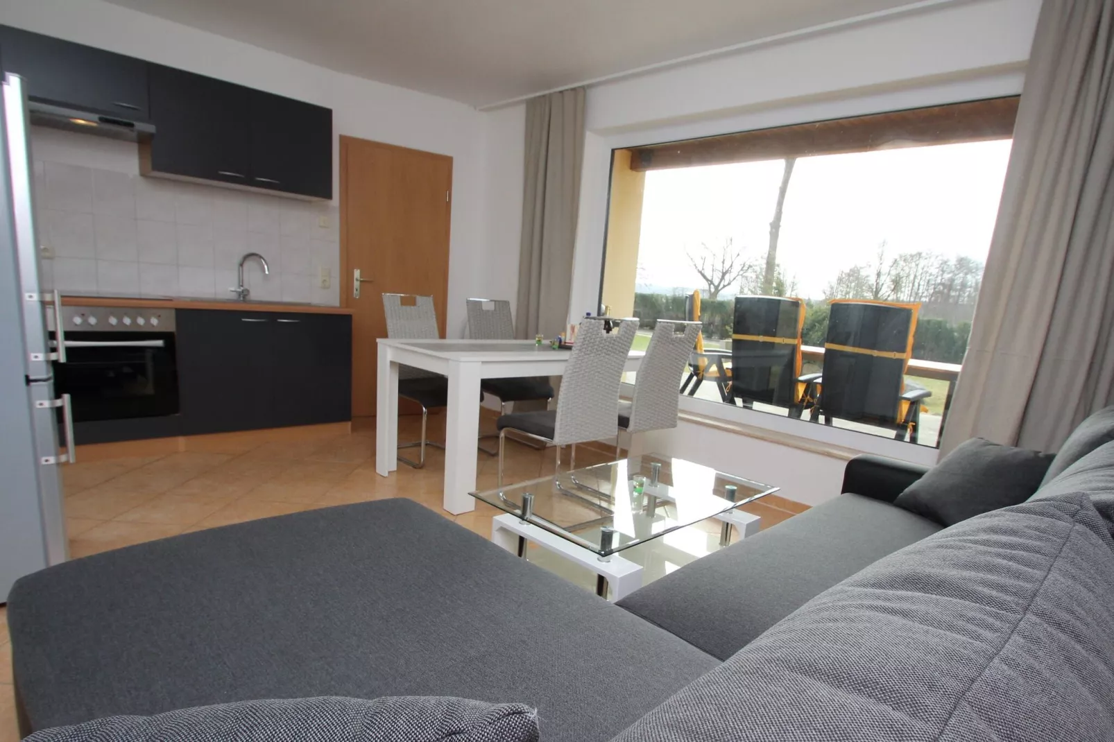 Reihenbungalow Nr 11 / Belegung 1-2 Personen-Woonkamer
