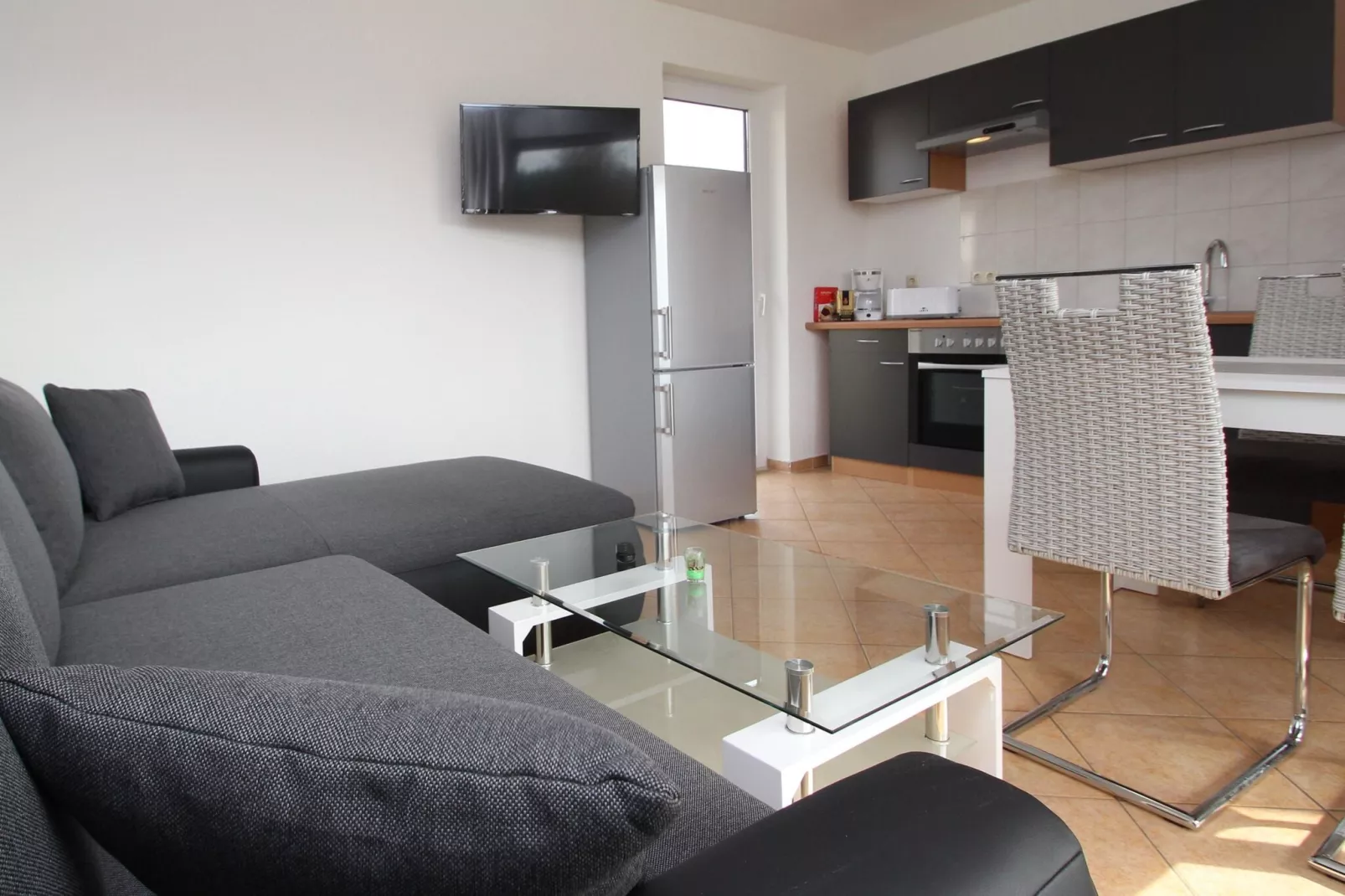 Reihenbungalow Nr 11 / Belegung 1-2 Personen-Woonkamer