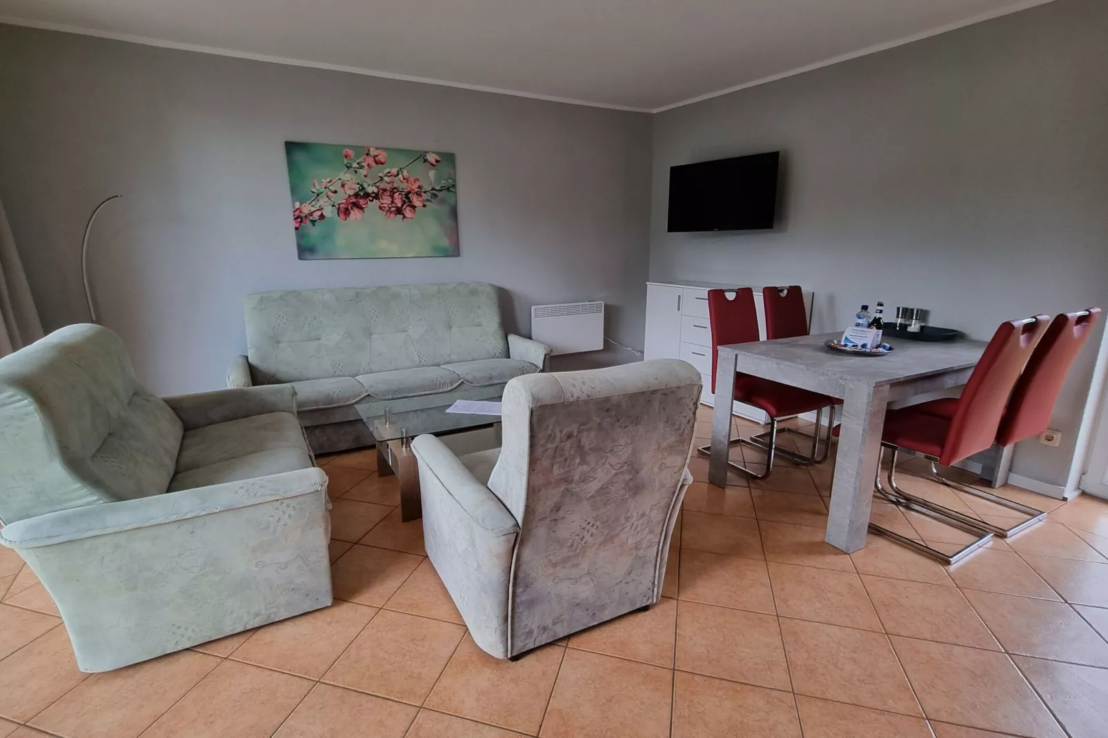 Reihenbungalow Nr 5 / Belegung 4 Personen-Woonkamer