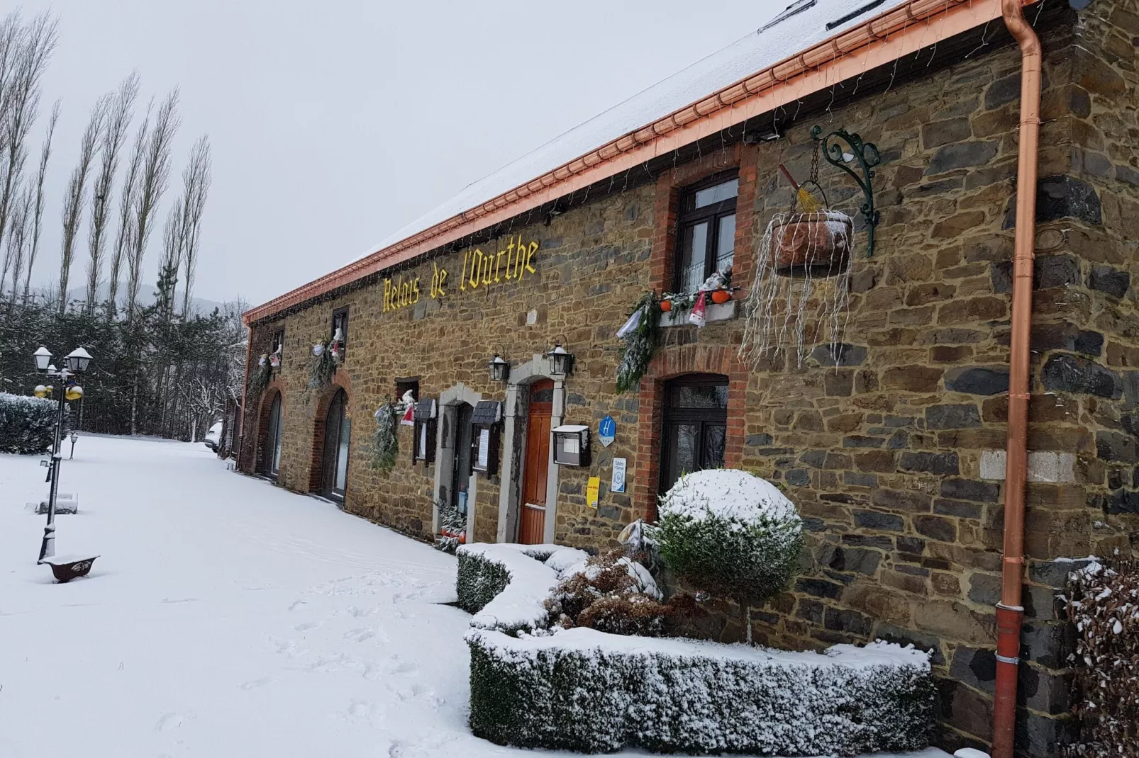 Relais de l' Ourthe 12 pers-Exterieur winter