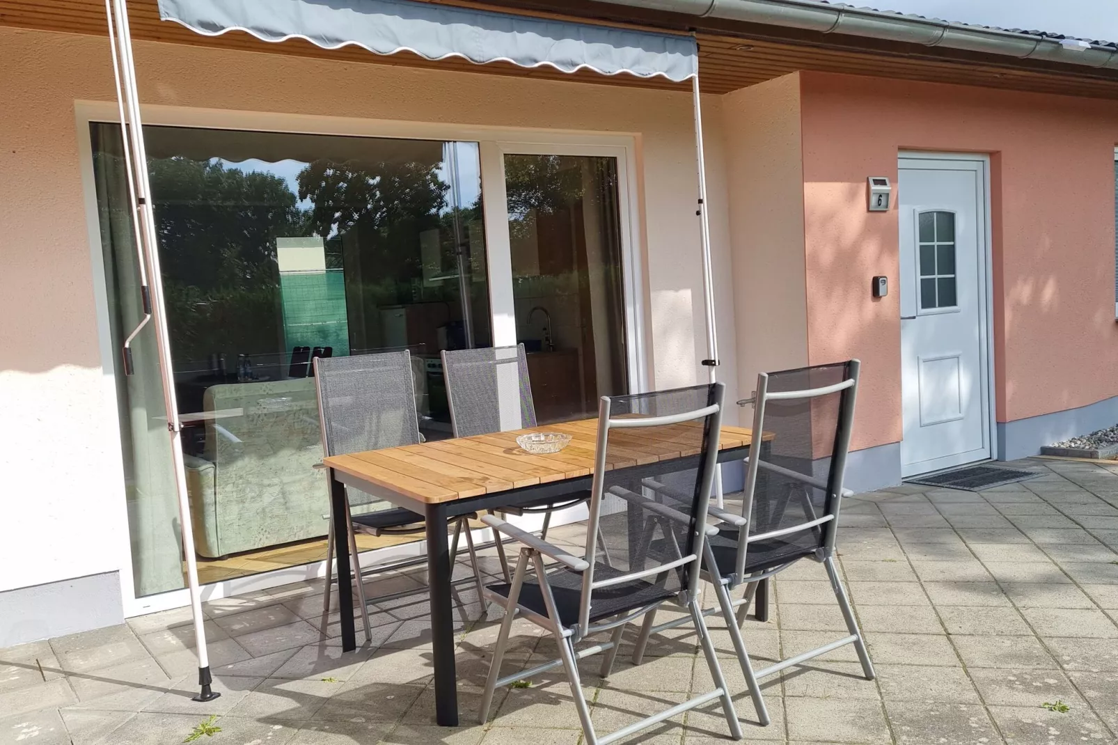 Reihenbungalow Nr 5 / Belegung 4 Personen-Terrasbalkon
