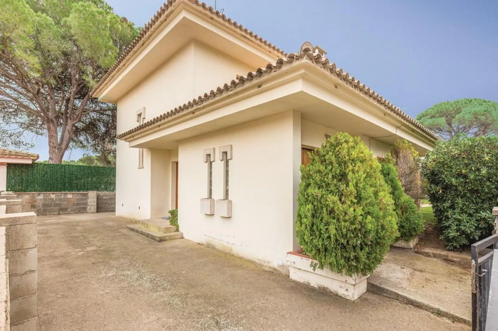 Casa con jardín y piscina L'Escala-Buitenkant zomer