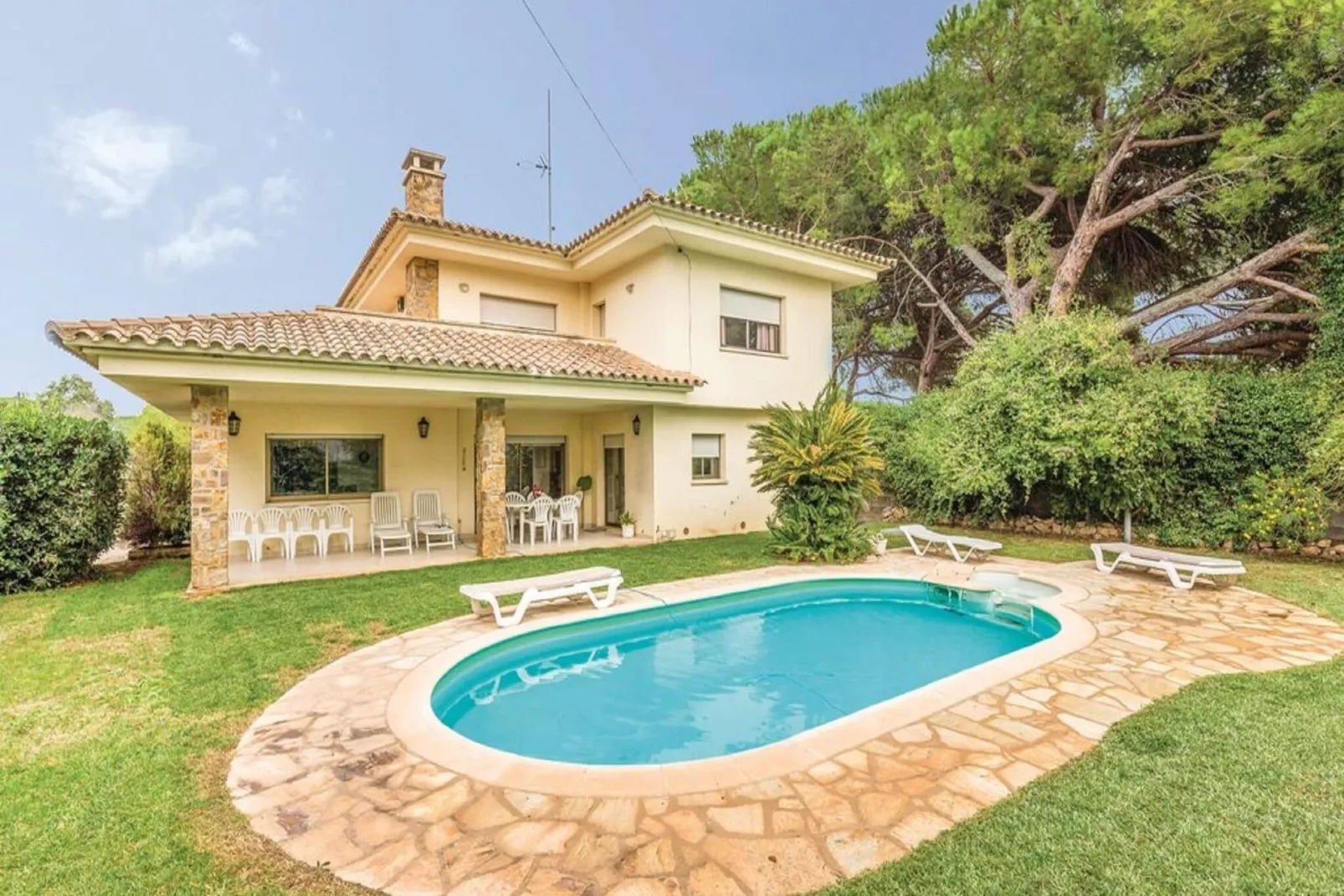 Casa con jardín y piscina L'Escala-Zwembad