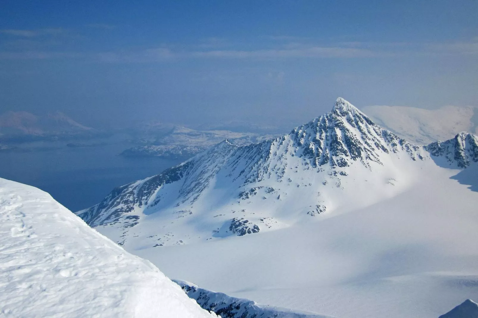 Kusttoevlucht in Lyngen-By Traum-Niet-getagd