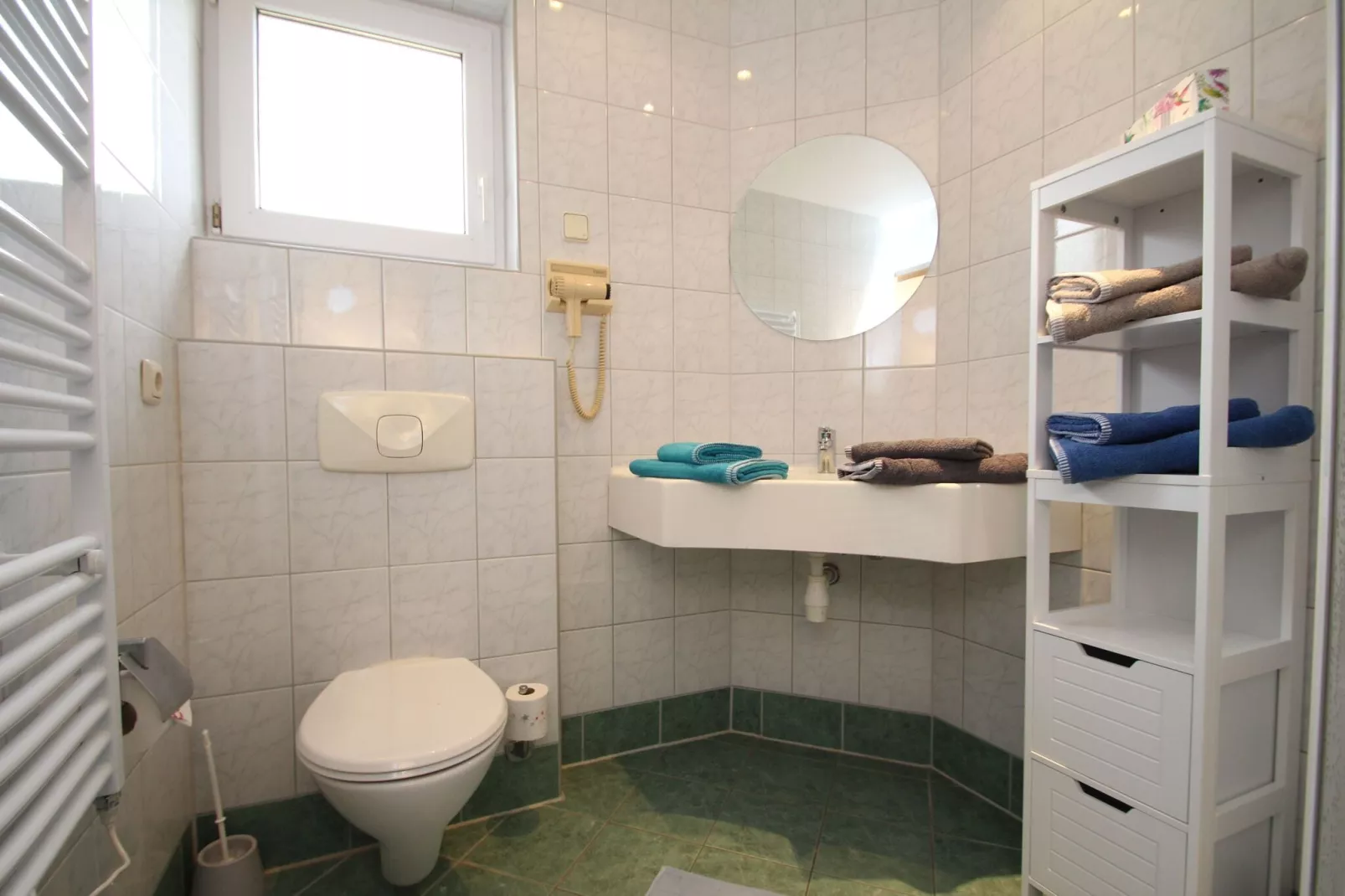 Reihenbungalow Nr 10 / Belegung 4 Personen-Badkamer