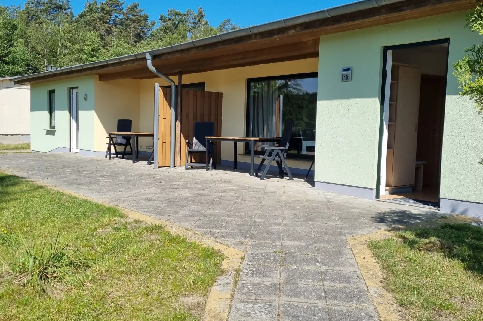 Reihenbungalow Nr 10 / Belegung 4 Personen-Terrasbalkon