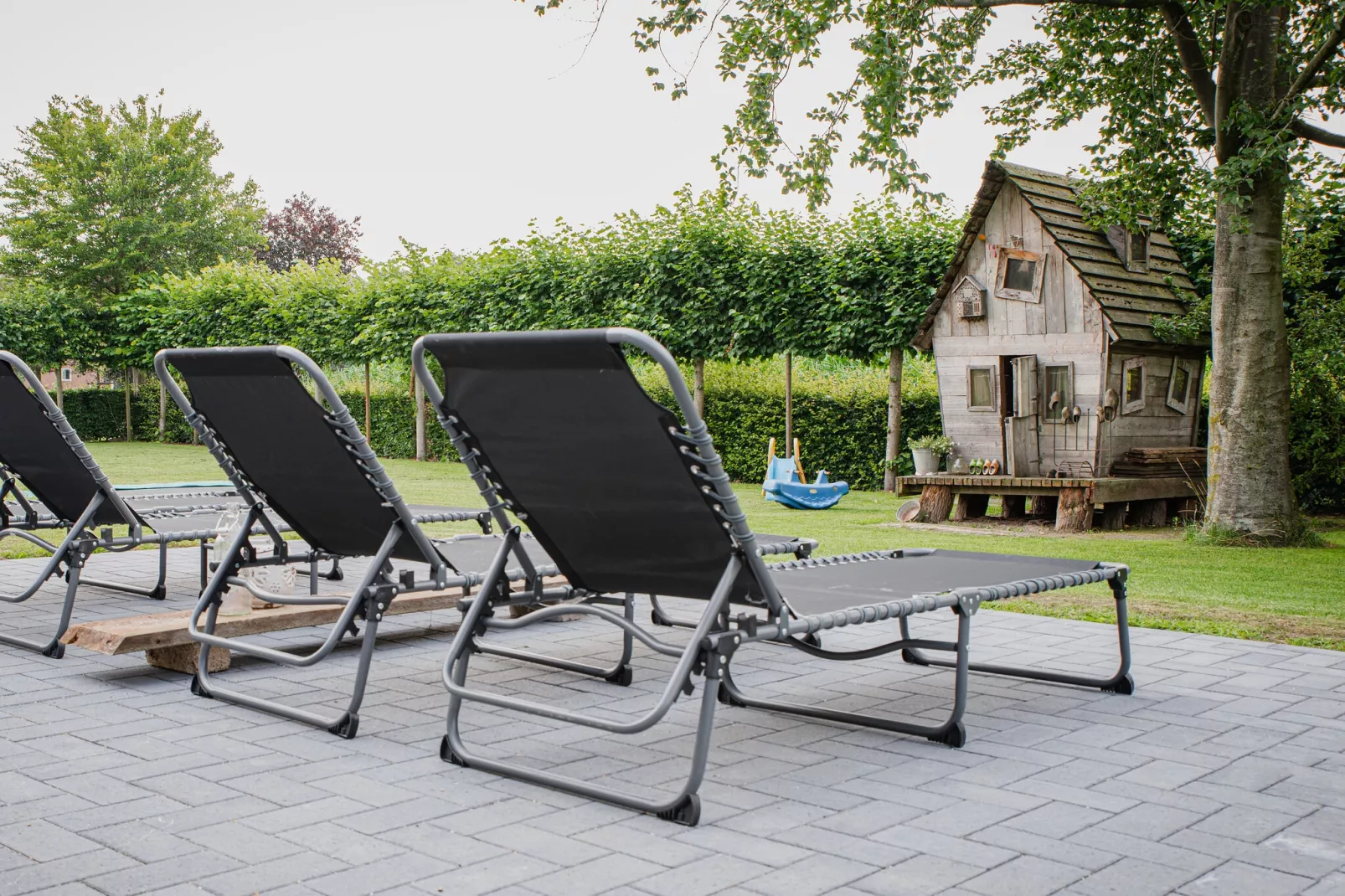 Dorpswoning De Volbloed-Tuinen zomer