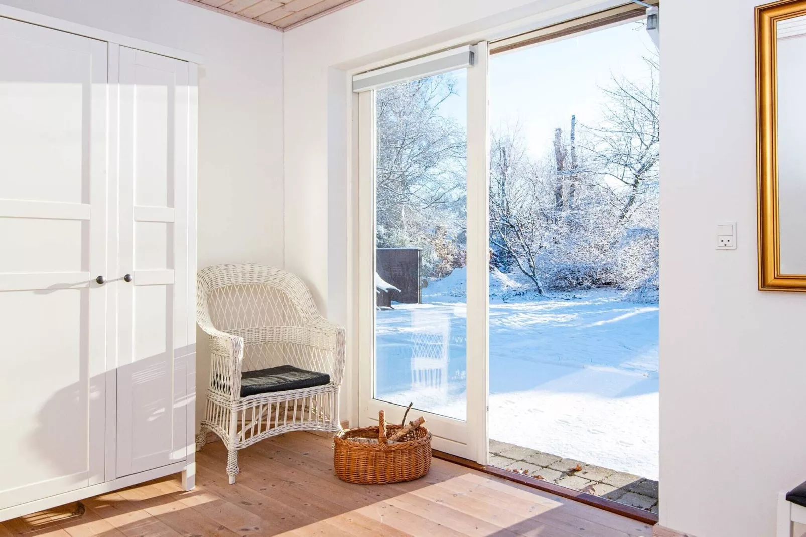 Speciaal vakantiehuis in Glesborg met een terras-Binnen