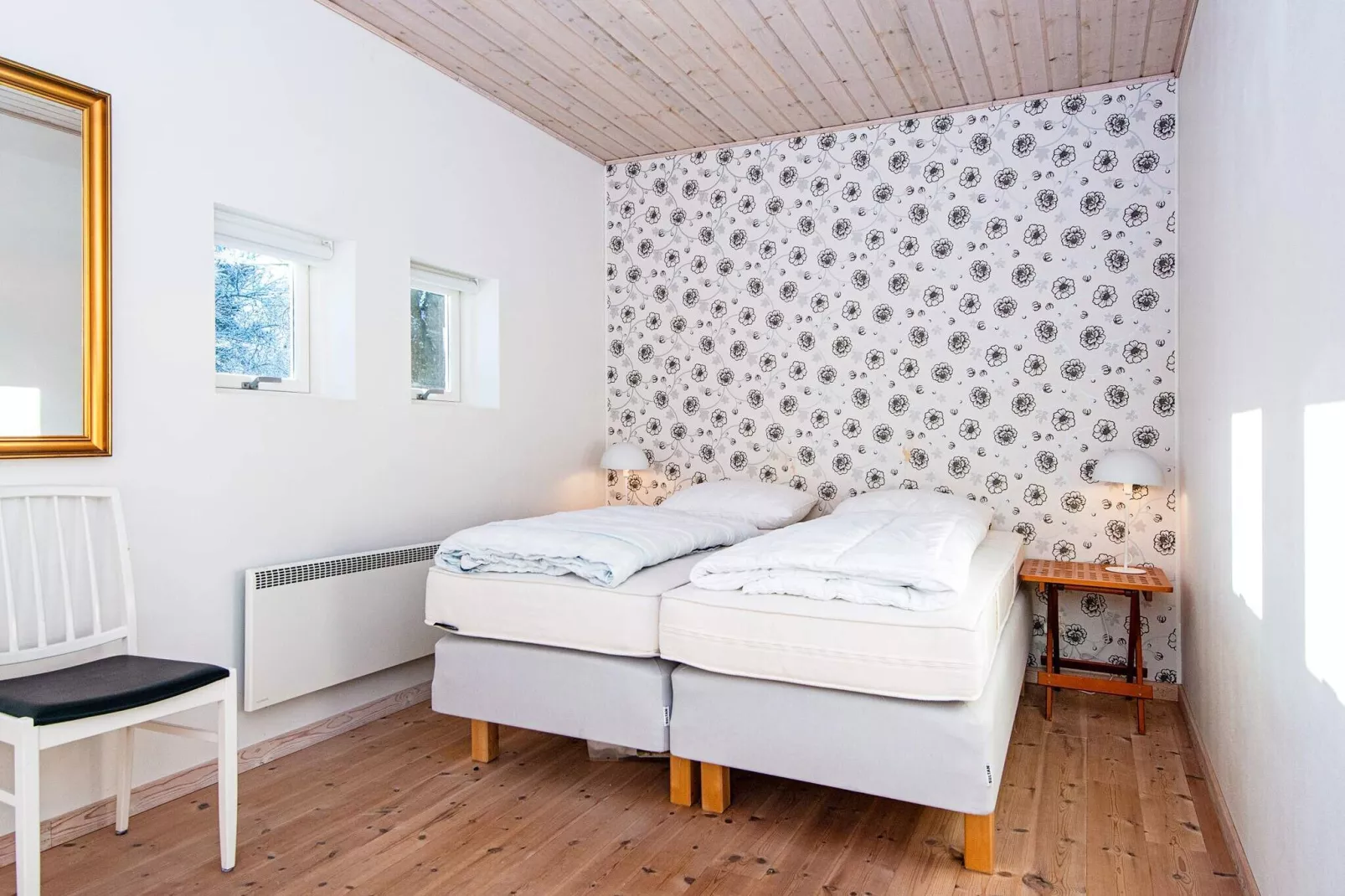 Speciaal vakantiehuis in Glesborg met een terras-Binnen
