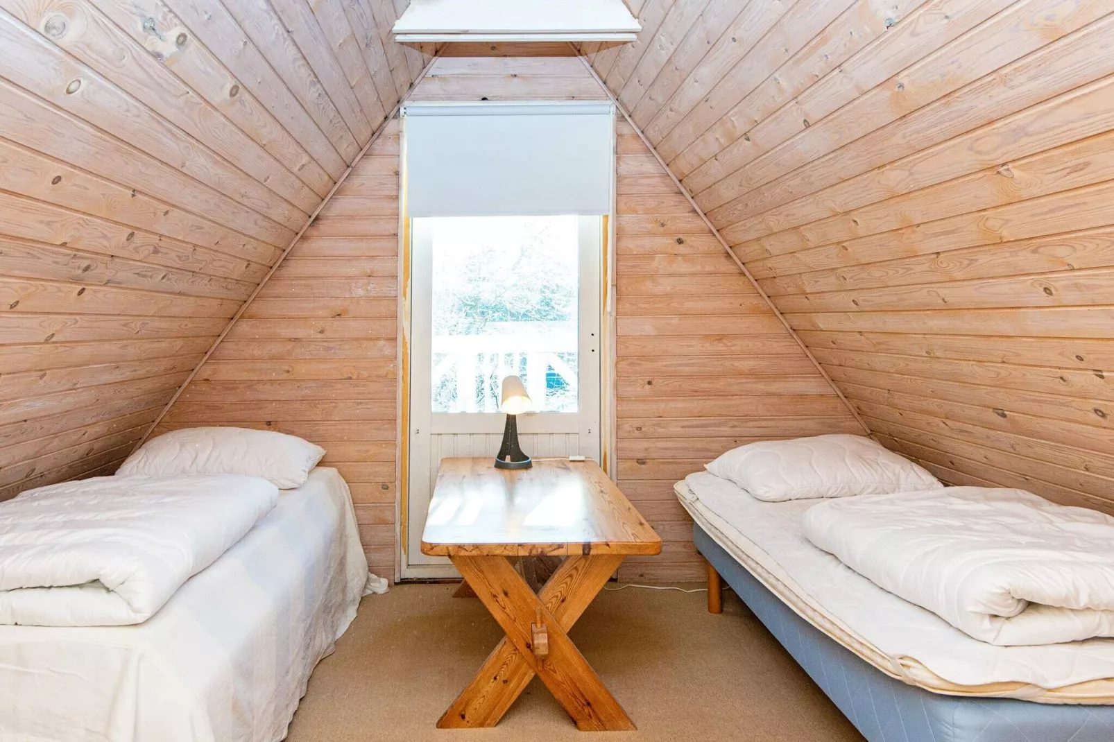 Speciaal vakantiehuis in Glesborg met een terras-Binnen