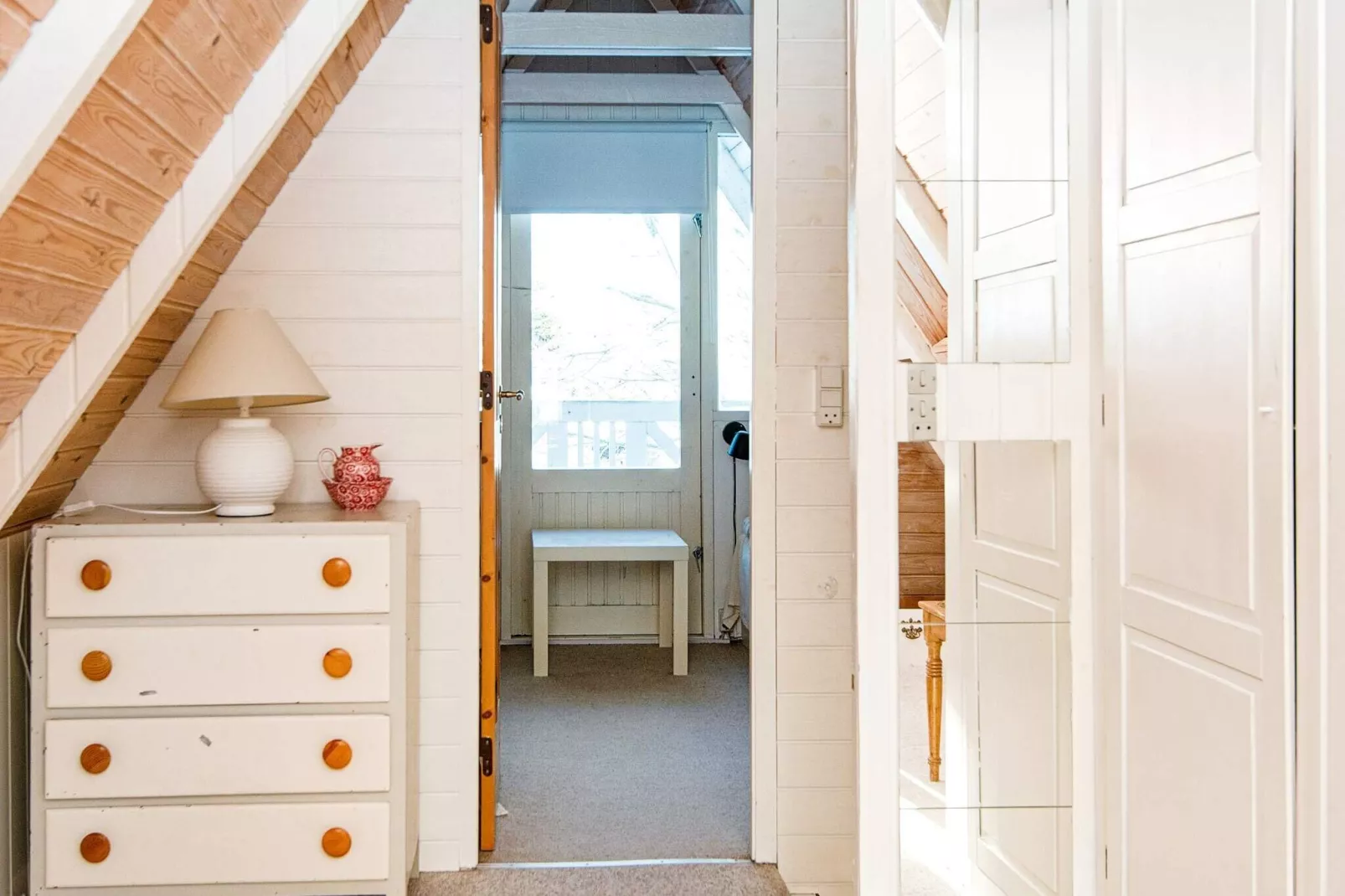 Speciaal vakantiehuis in Glesborg met een terras-Binnen
