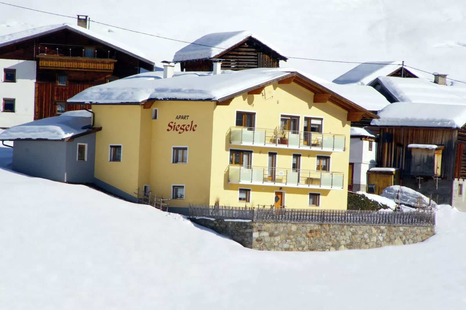 Apart Siegele Hinten-Exterieur winter