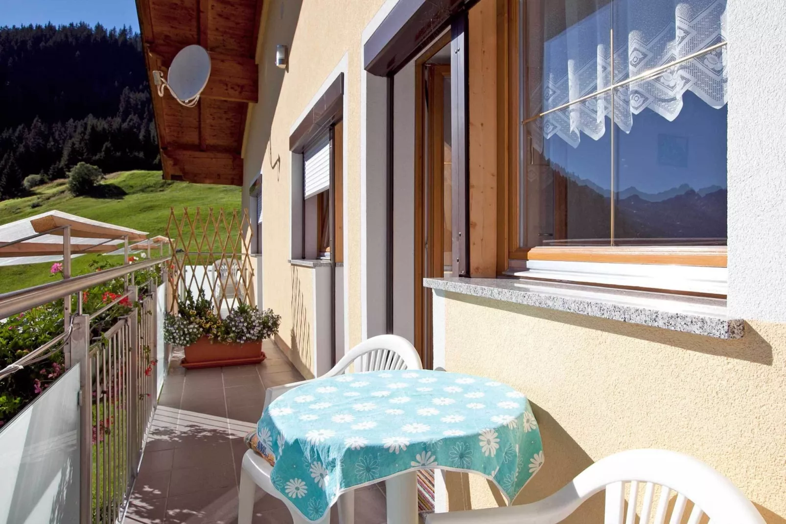 Apart Siegele Hinten-Terrasbalkon