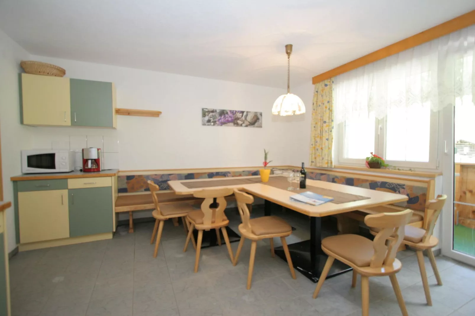 Karin Oben 10PAX-Woonkamer