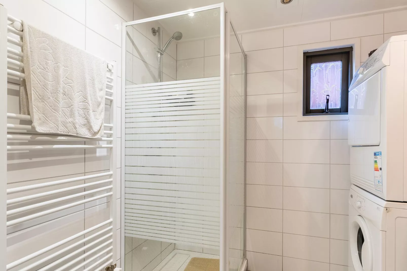 Chalet De Vier Jaargetijden 74-Badkamer