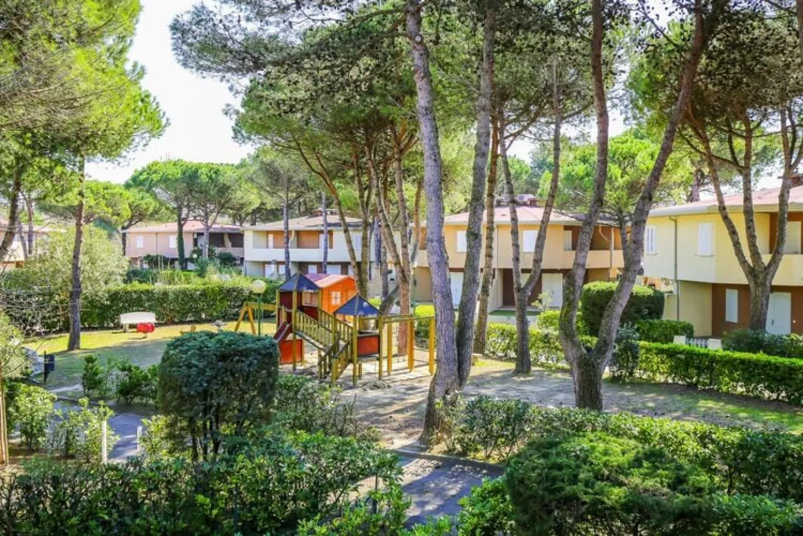 Holiday resort Villaggio Tivoli Bibione Spiaggia-Typ 4/50qm / 3--Zimmer-App auf 2 Etagen-Tuinen zomer