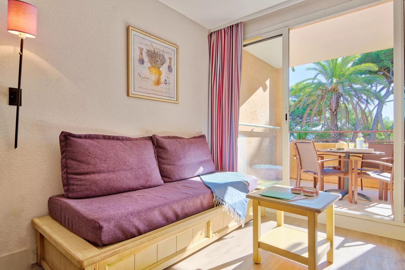 Residence La Pinède, Hyères-A5 Standard - Apt. 5 p. - 1 bedroom-Woonkamer