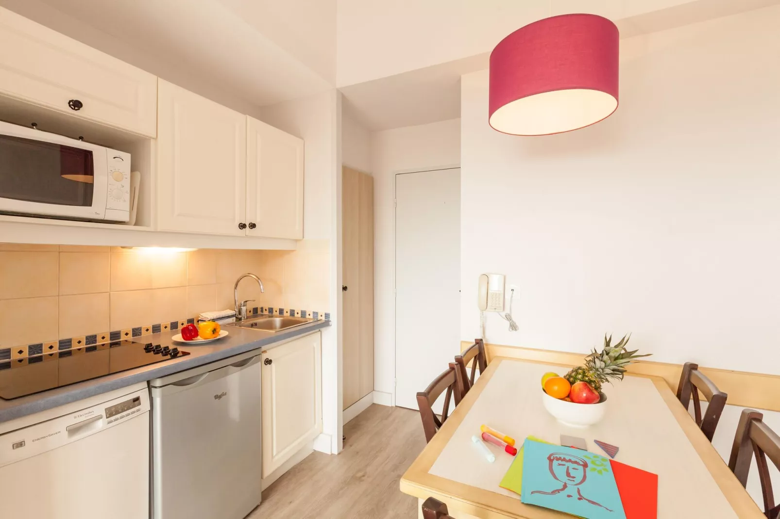 Residence La Pinède, Hyères-A5 Standard - Apt. 5 p. - 1 bedroom-Keuken