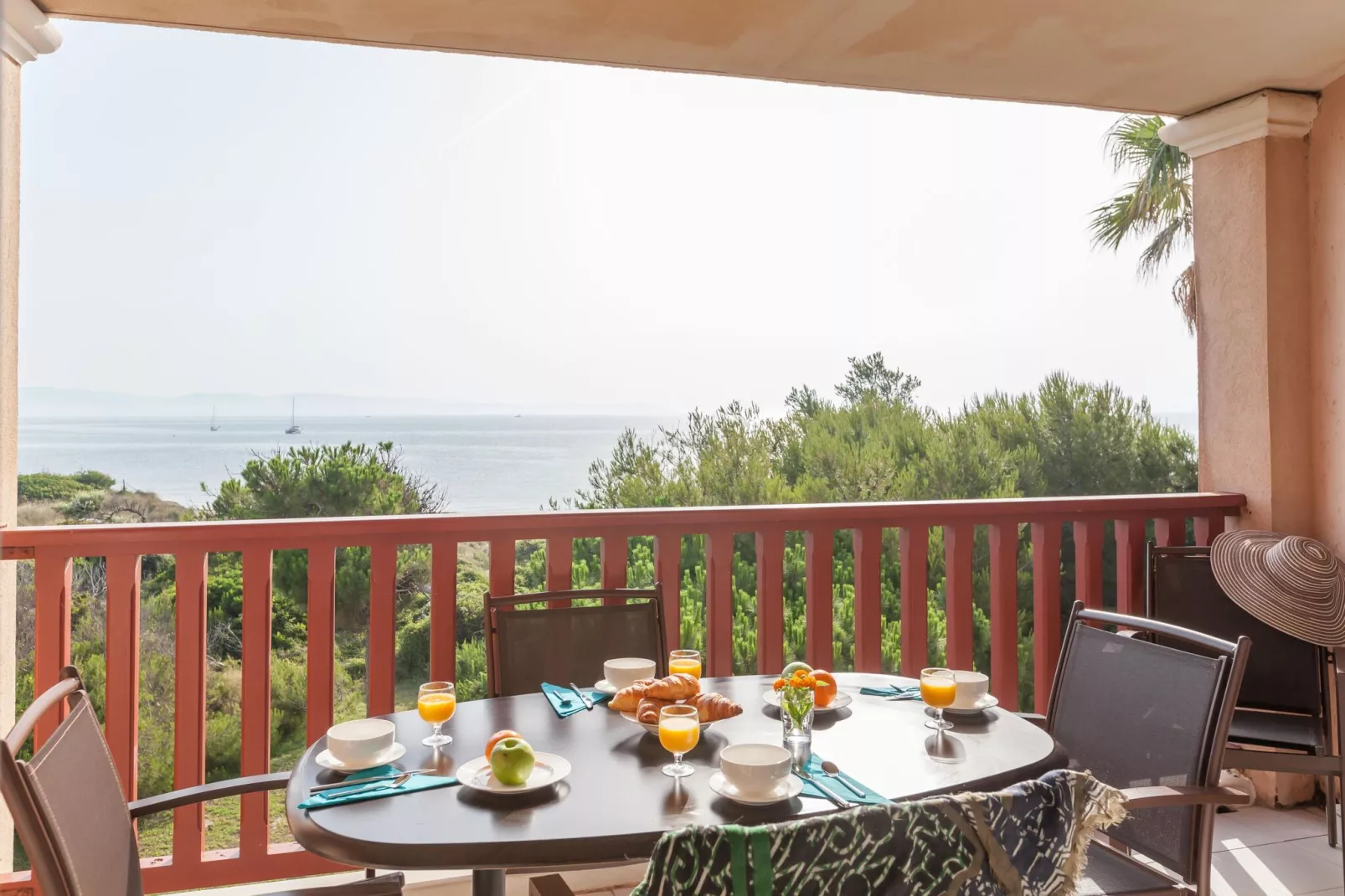 Residence La Pinède, Hyères-A7 Standard - Apt. 7 p. - 1 bedroom + 1 sleeping alcove-Terrasbalkon