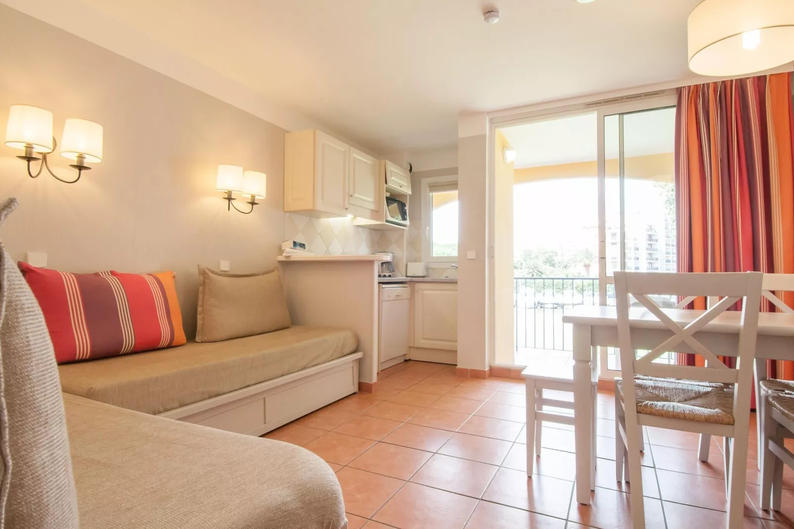 Residence Les Rives de Cannes Mandelieu Mandelieu-la-Napoule 36 Standard - Apt 6 p - 2 bedrooms-Woonkamer