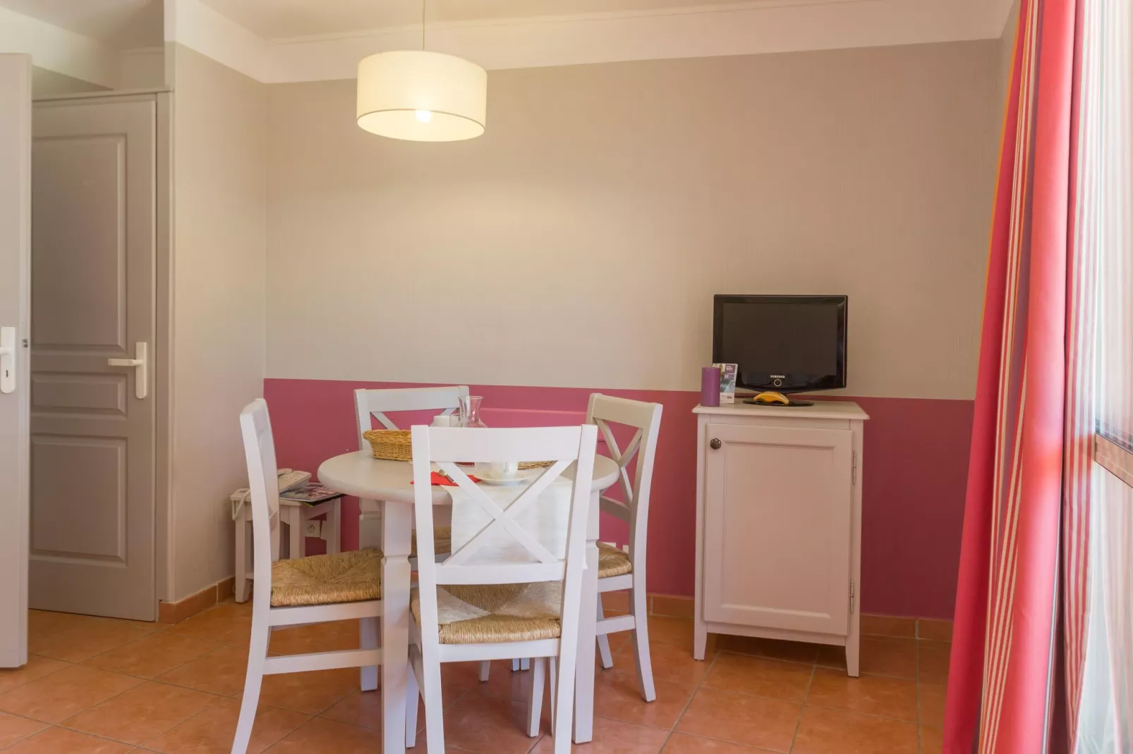 Residence Les Rives de Cannes Mandelieu Mandelieu-la-Napoule - 14 Standard - Studio 4 p - 1 sleeping alcove-Woonkamer