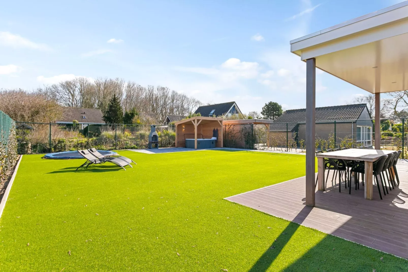 Villa IJsvogel met jacuzzi kosten voor gebruik-Tuinen zomer