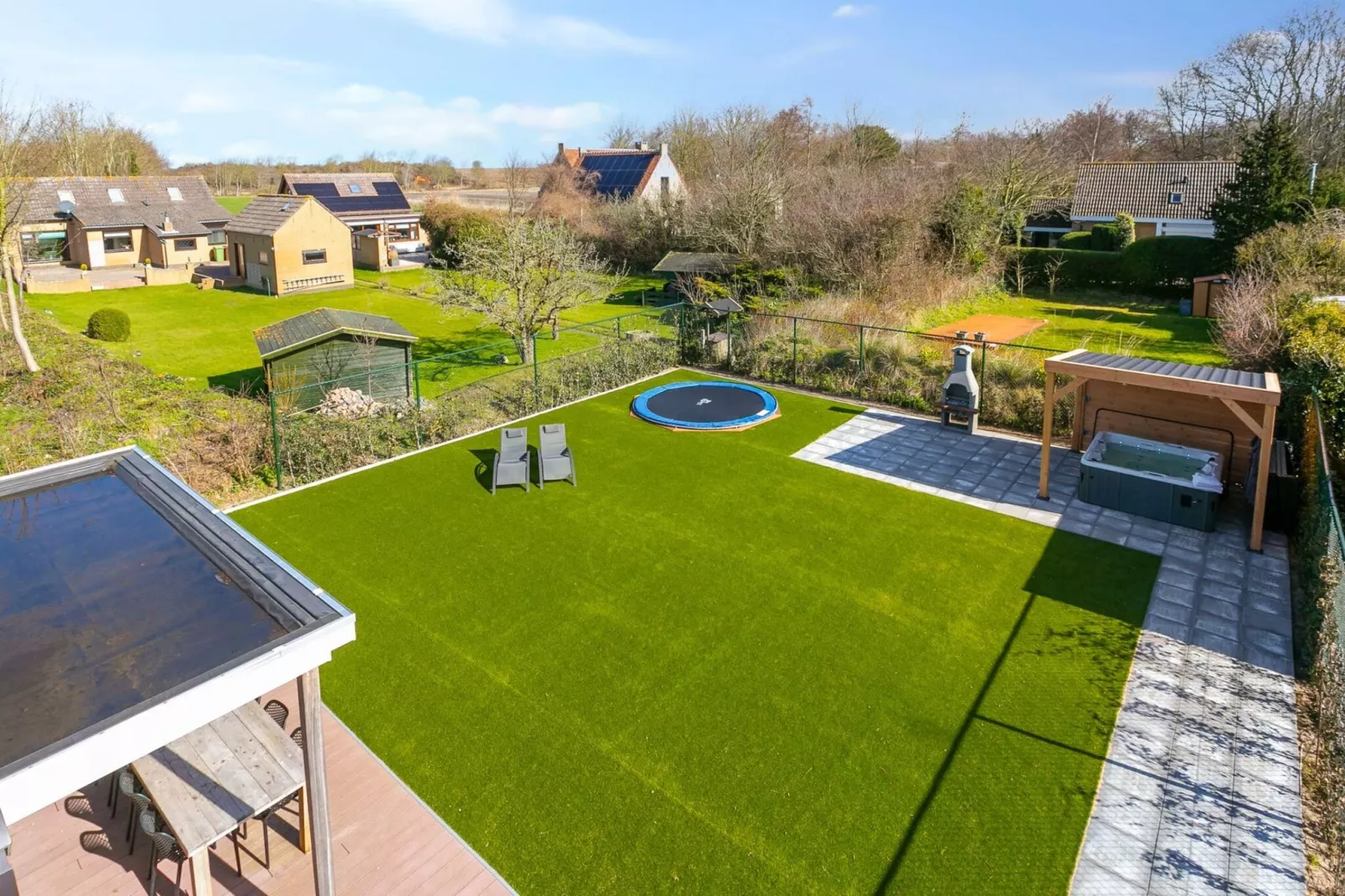 Villa IJsvogel met jacuzzi kosten voor gebruik-Uitzicht zomer